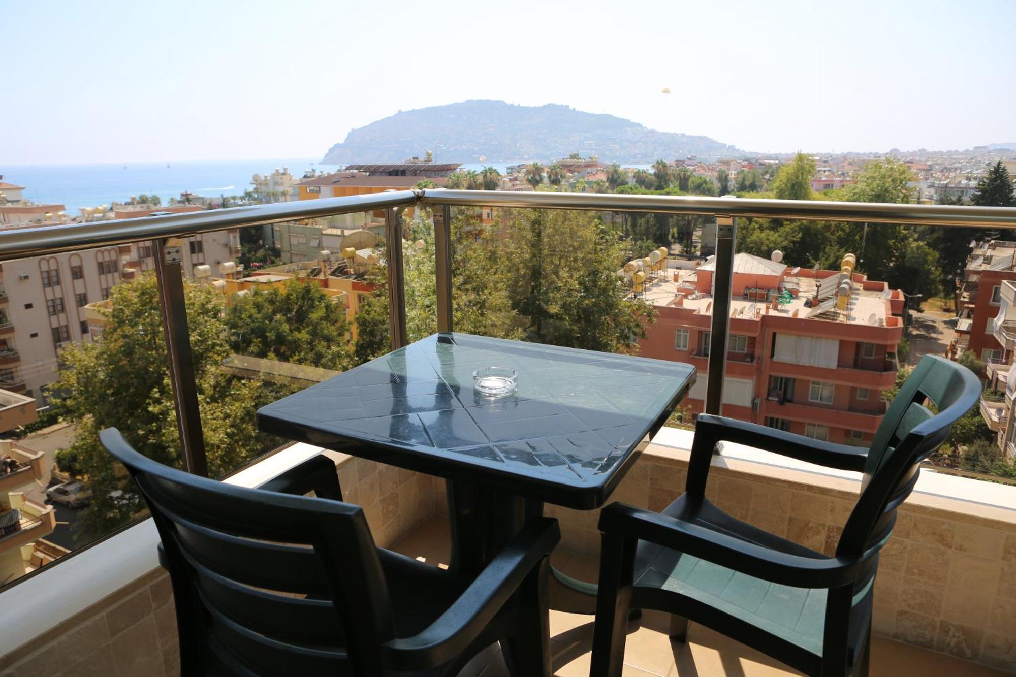 Aparthotel Almera Park