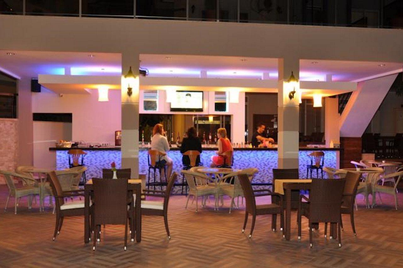 Apart Otel Almera Park 3*