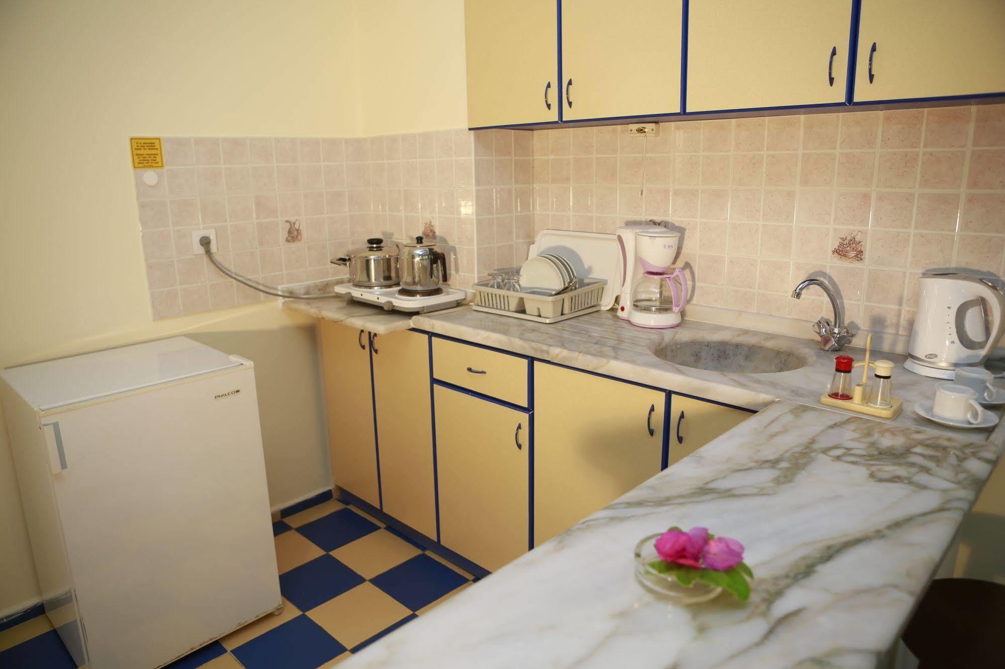 Apart Otel Almera Park 3*