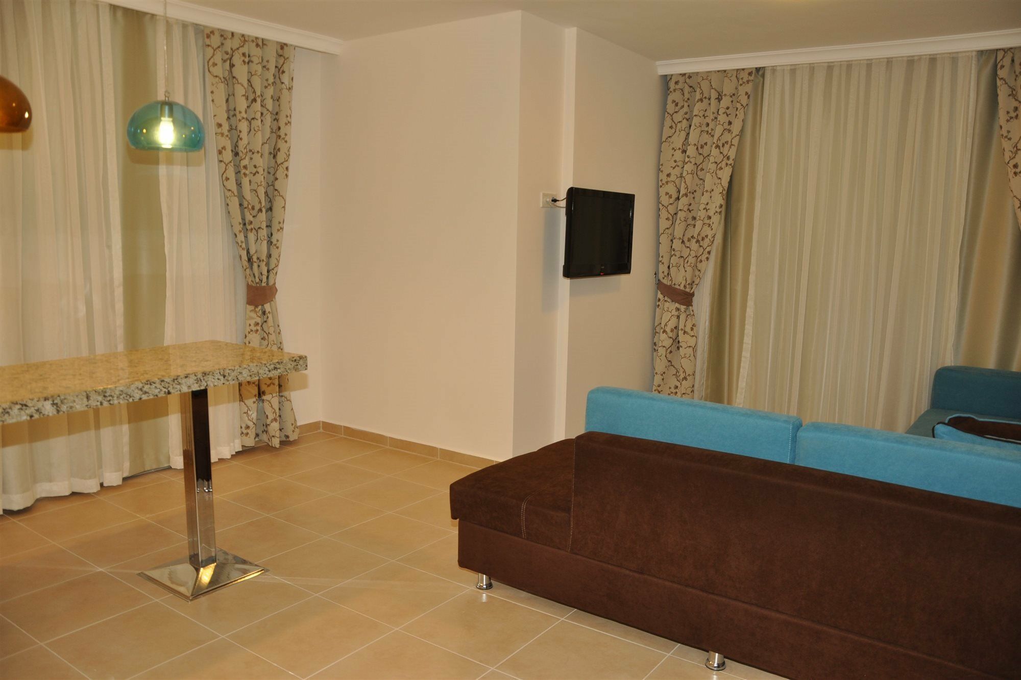 Apart Otel Almera Park 3*