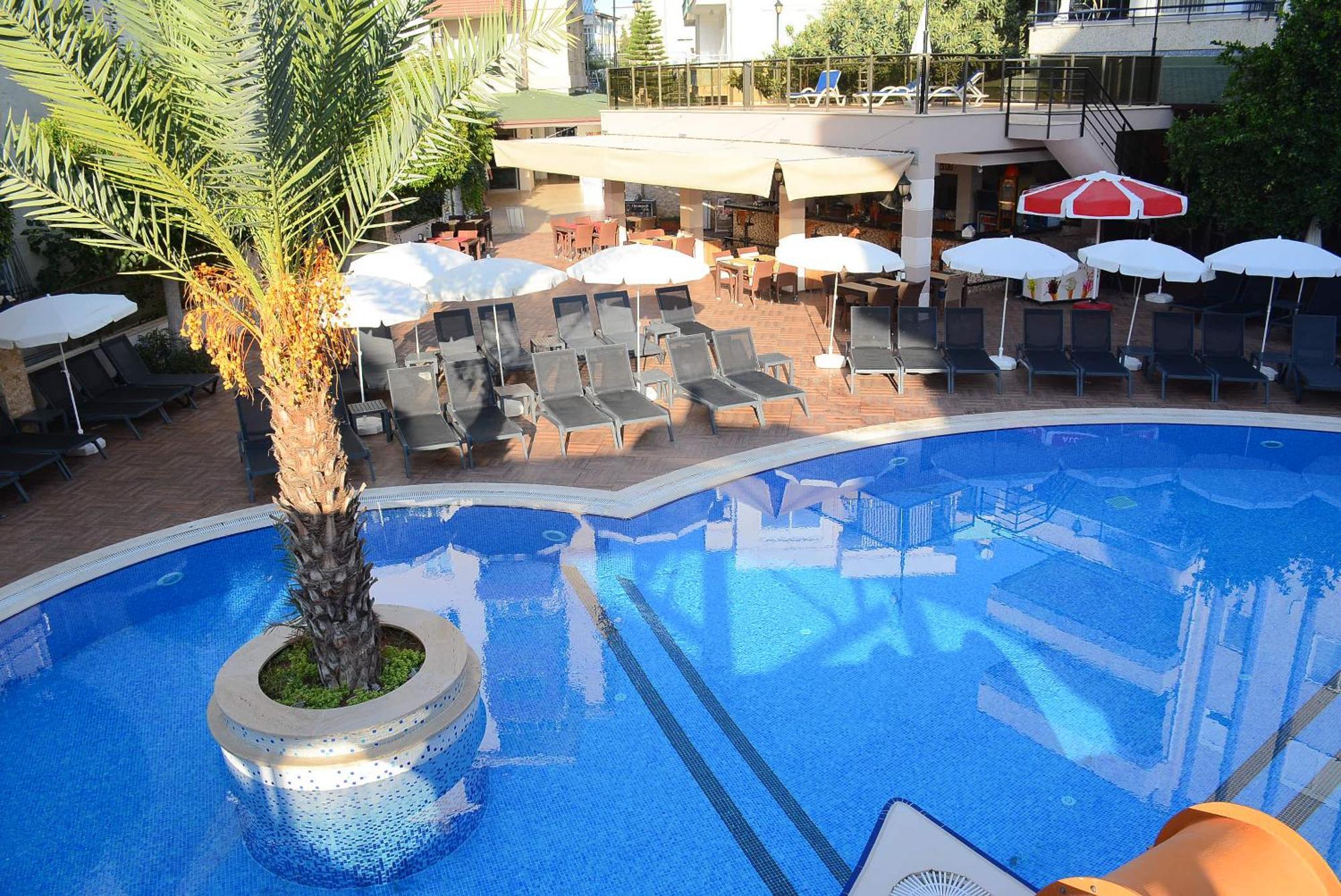 Aparthotel Almera Park 3*